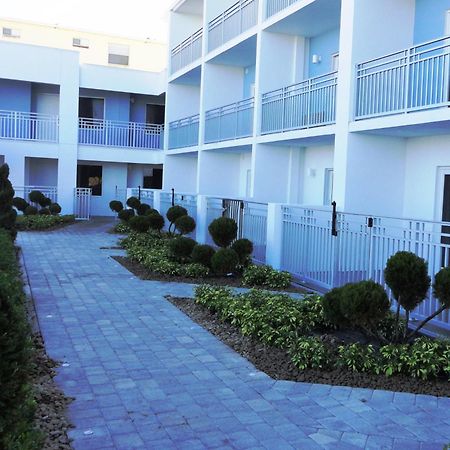 Lotus Boutique Inn And Suites شاطئ أورموند المظهر الخارجي الصورة