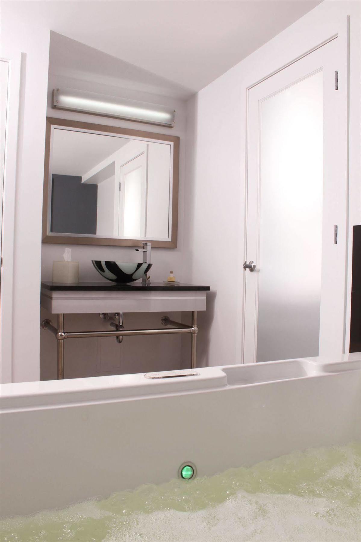 Lotus Boutique Inn And Suites شاطئ أورموند المظهر الخارجي الصورة